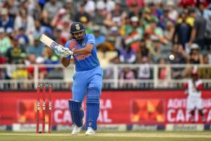 నాలుగో బంతికే ఔట్‌: టీ20ల్లో రోహిత్ శర్మ డకౌట్ల రికార్డు