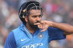 రోహిత్ శర్మ ఆ సిక్సు చూడలేకపోయాడట