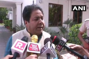 ఐపీఎల్‌లో ఆడరు: స్మిత్, వార్నర్‌ల స్థానంలో మరొకరిని తీసుకోండి