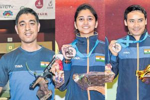 రిజ్వీ గురి అదిరింది: 10 మీటర్ల ఎయిర్‌ పిస్టల్‌ ఈవెంట్‌లో ప్రపంచ రికార్డు