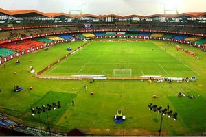 క్రికెట్ కోసం ఫుట్‌బాల్ స్టేడియాన్ని చెడగొడతారా..?