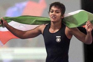 రెజ్లింగ్‌ ఫైనల్ పోటీలో రజితంతో సరిపెట్టుకున్న ఫోగట్ సిస్టర్