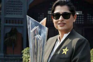 ఆడాలంటే మంచి రంగు, షేపులు అవసర్లేదు, బలమైన చేతులు..