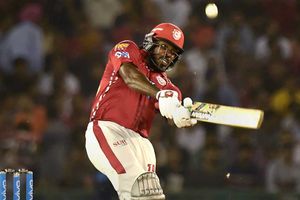 ఇరగదీసే ఇన్నింగ్స్ ఆడి కూతురికి అంకితం ఇచ్చిన గేల్