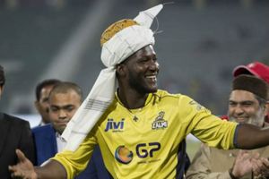 పాక్ అభిమానులను ఫూల్ చేసిన వెస్టిండీస్ క్రికెటర్