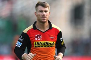 వార్నర్‌ను మిస్సయ్యాం: అతడి స్థానాన్ని ఎవరూ భర్తీ చేయలేరు