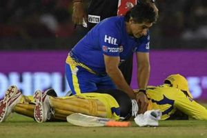 వెన్నునొప్పితో ధోని బ్యాటింగ్ చేయలేకపోయిన వేళ చెన్నై ఓటమి