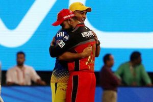 ఫోటో వైరల్: ధోని-కోహ్లీ ఫోటోని రాముడు-ఆంజనేయుడితో పోల్చిన అభిమాని