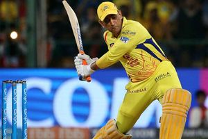 ధనాదన్.. ధోని ముంగిట మరో రికార్డు