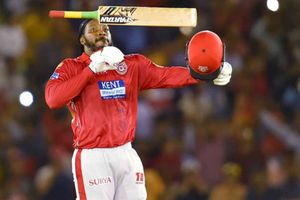 'మీరు ఏడవండి.. నేను నవ్వుతా', హాట్యాఫ్ గేల్