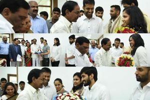 ప్రగతి భవన్‌లో కామన్వెల్త్ విజేతలు: సత్కరించిన సీఎం కేసీఆర్