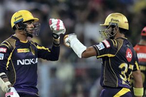 సునీల్ నరైన్ మెరుపులతో నైట్‌రైడర్స్ వెలుగులు