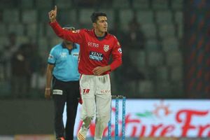 ఐపీఎల్ 2018: ముజీబ్ మ్యాజిక్‌కు పంత్‌కు పంచ్ పడింది (వీడియో)