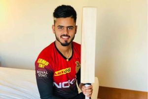 కోహ్లీ నుంచి ఊహించని బహుమతి: అమితానందంలో నితీశ్ రానా