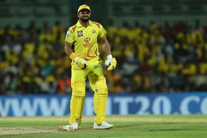 చెన్నైకు దెబ్బ: గాయం కారణంగా రెండు మ్యాచ్‌లకు రైనా దూరం