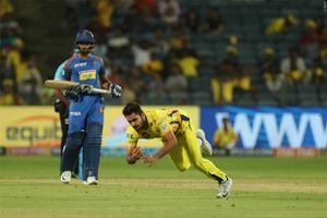 ఒంటి చేత్తో శార్దుల్ ఠాకూర్ స్టన్నింగ్ క్యాచ్: వీడియో చూశారా?