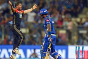 ఐపీఎల్‌లో అరుదైన రికార్డు సృష్టించిన ఉమేశ్ యాదవ్ (వీడియో)