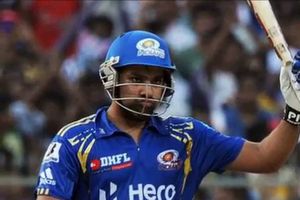 రైనాను వెనక్కినెట్టాడు: ఐపీఎల్‌లో రోహిత్ శర్మ సిక్సర్ల రికార్డు