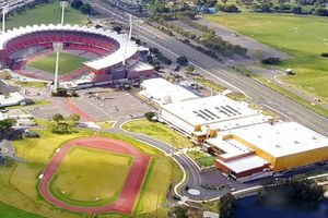 కామన్వెల్త్ క్రీడా గ్రామంలో కూడా బాల్ టాంపరింగ్‌పైనే చర్చ