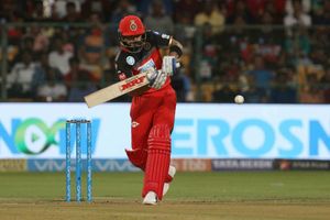 IPL 2018: MI vs RCB: బెంగుళూరును ముంచేసిన ముంబై, ఐపీఎల్ 11లో రోహిత్ సేన తొలి విజయం
