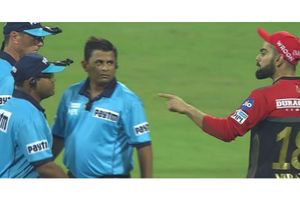 పాండ్యా ఔట్, నాటౌట్..: అంఫైర్‌తో కోహ్లీ వాగ్వాదం (వీడియో)