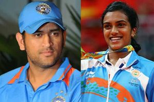 డబుల్స్ పార్టనర్‌గా ధోనీ లేదా కోహ్లీని ఎంచుకుంటా: పీవి సింధు