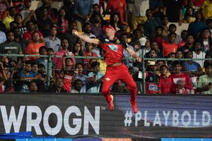 మనిషా లేక పక్షా?: ఏబీ 'సూపర్‌మ్యాన్' క్యాచ్‌పై ఎవరేమన్నారు