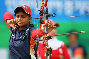 ఆత్మహత్యకైనా తెగిస్తాం.. భర్తకు తోడుగా భార్య కూడా దీక్షలోకి