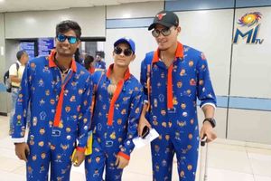 జిమ్‌ ఎగ్గొట్టినందుకు ముంబై ఆటగాళ్లకు వెరైటీ శిక్ష (వీడియో)