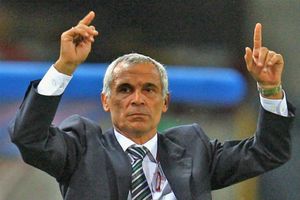 వేతనాల్లో జర్మనీ కోచ్ టాప్: తర్వాతీ స్థానంలో బ్రెజిల్ మేనేజర్