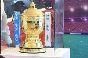 ఐపీఎల్ 2018: సీజన్ మొత్తంలో అద్భుతమైన క్యాచ్‌లు ఇవే(వీడియో)