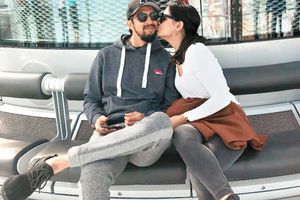 లంబూ అందుకో ఓ ముద్దు: బ్రిగ్టన్‌‌లో భార్య ప్రతిమతో ఇషాంత్ శర్మ