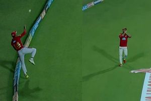 క్యాచ్ పంచుకున్నారు.. స్టోక్స్‌కు షాకిచ్చారు (వీడియో)