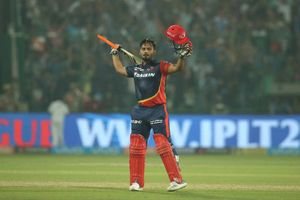 రికార్డుల మోత: ఫిరోజ్ షా కోట్లాలో బౌండరీల వర్షం కురిపించిన రిషబ్ పంత్