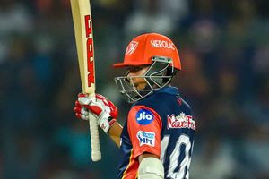 IPL 2018: 'Just like Sachin' - పృథ్వీ షాపై ట్విట్టర్‌లో ప్రశంసల వర్షం
