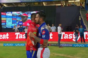 పాండ్యా Vs రాహుల్: జెర్సీలు మార్చుకుని క్రీడా స్ఫూర్తి చాటారు (వీడియో)