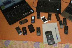 ఐపీఎల్ బుకీల అరెస్టు, దాదాపు రూ.3లక్లలకు పైగా నగదు స్వాధీనం