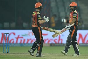 రెండో వికెట్‌కు 173 పరుగులు: కేన్-ధావన్‌లపై ట్విట్టర్‌లో ప్రశంసల వర్షం