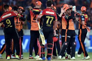 హైదరాబాద్ చేతిలో ఘోరంగా ఓడినా.. ఆరో స్థానంలోనే బెంగళూరు ఎలా?