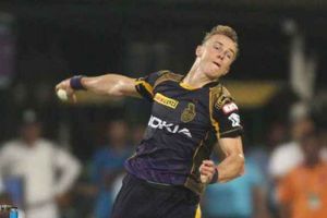 తప్పుడు నిర్ణయంతో నెటిజన్ల ఆగ్రహానికి గురౌతున్న అంపైర్