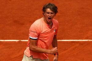 ఫ్రెంచ్ ఓపెన్ 2018: క్వార్టర్స్‌లోకి దూసుకెళ్లిన జ్వెరెవ్