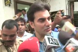 బెట్టింగ్‌కు పాల్పడ్డా... కోట్లు నష్టపోయా: పోలీసుల ఎదుట సల్మాన్ సోదరుడు 