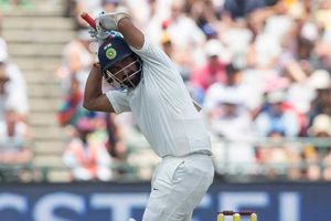 మరో అదిరిపోయే చెత్త రికార్డు!! నమోదు చేసుకున్న పూజారా..