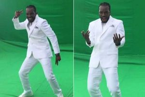 నేను మాత్రమే ఇలా చేయగలను: క్రిస్ గేల్ (వీడియో)