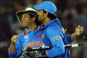 అప్పటి ధోనీ ప్రదర్శనకు కారణం సచినే: సెహ్వాగ్