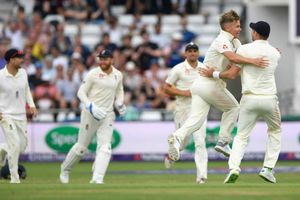 ఇంగ్లాండ్ గెలిచింది.. పాకిస్థాన్‌ను లెవల్ చేసింది