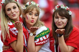 ఫిఫా వరల్డ్ కప్‌లో బూతులు: మహిళా అభిమానుల అసభ్య చేష్టలు