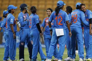 భారత మహిళా జట్టు కోచ్‌కు బీసీసీఐ ఉద్వాసన పలకనుందా??