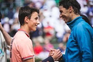 కామెంటేటర్ చెప్పిందని... నాదల్ vs బాల్‌బాయ్