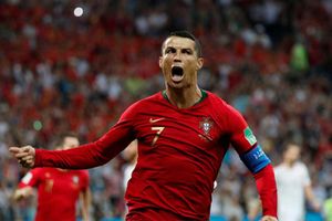 పుట్‌బాల్ అంటే ఇదీ: రోనాల్డో హ్యాట్రిక్ గోల్స్ (వీడియో)